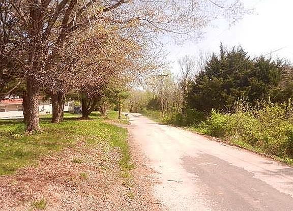 2nd image of 9618 Crestwood Dr