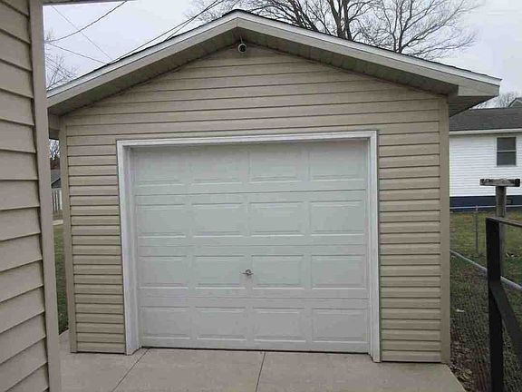 4th image of 400 Lincoln Dr