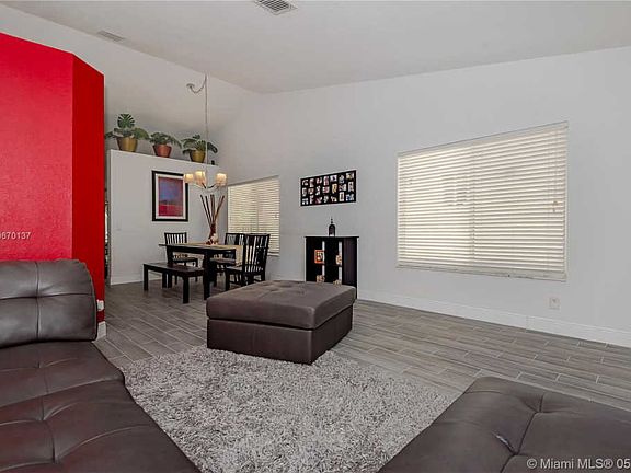 3rd image of 1121 Golden Cane Dr