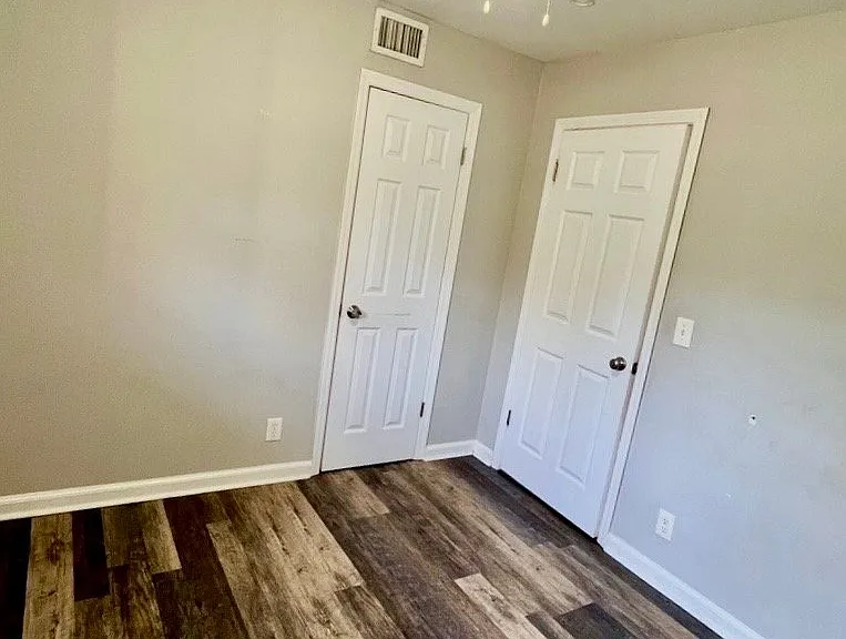 4970 Gardiner Dr — Photo 12