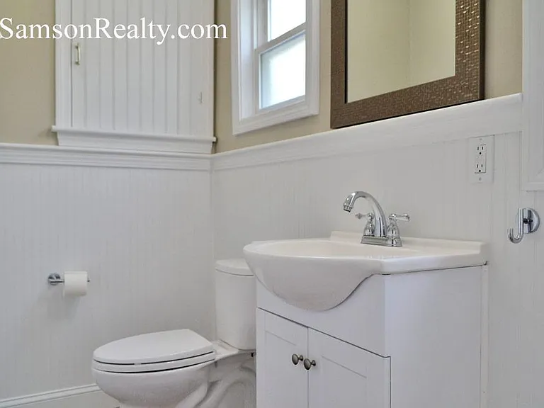 129 Benevolent St — Photo 6