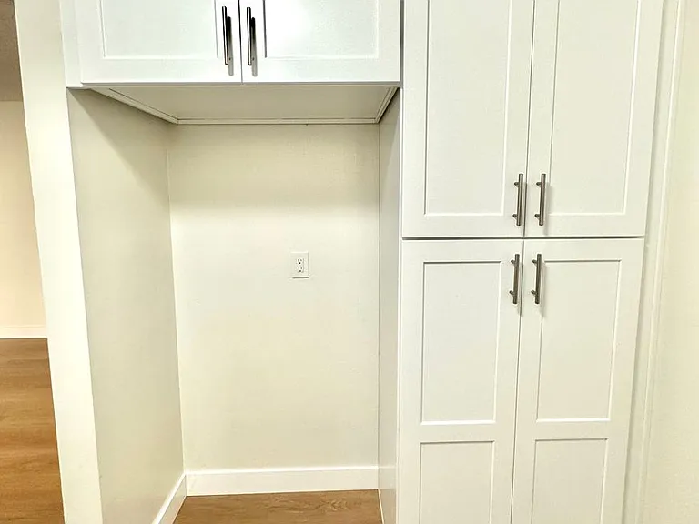 Lynrose Manor Apartments — Photo 6