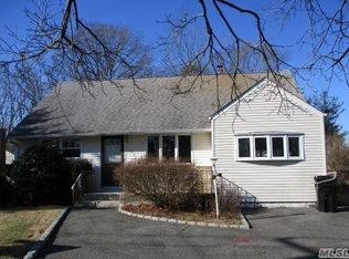 1142 Udall Rd, Bay Shore, NY 11706