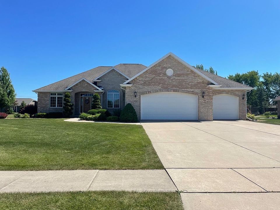 1553 Silver Maple Dr, De Pere, WI 54115 Zillow