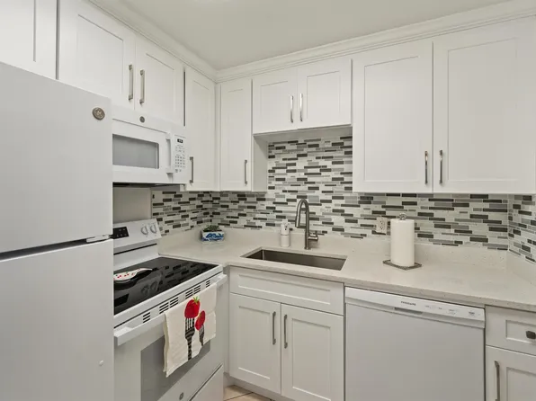 126 Southampton B, West Palm Beach, FL 33417