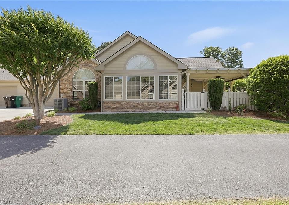 1st image of 4332 Grassy Moss Dr