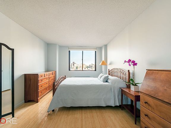 4th image of 225 W 83rd St APT 15D