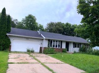 2509 Crest Line Dr, Madison, WI 53704