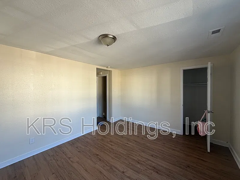 2 bed, 1.0 bath, 840 sqft, $1,050 — Photo 3
