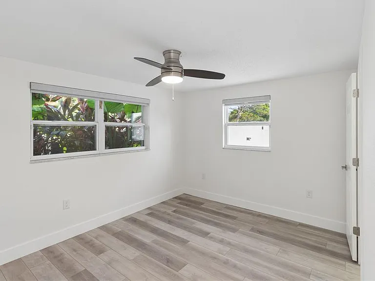 5400 Denver St NE — Photo 33