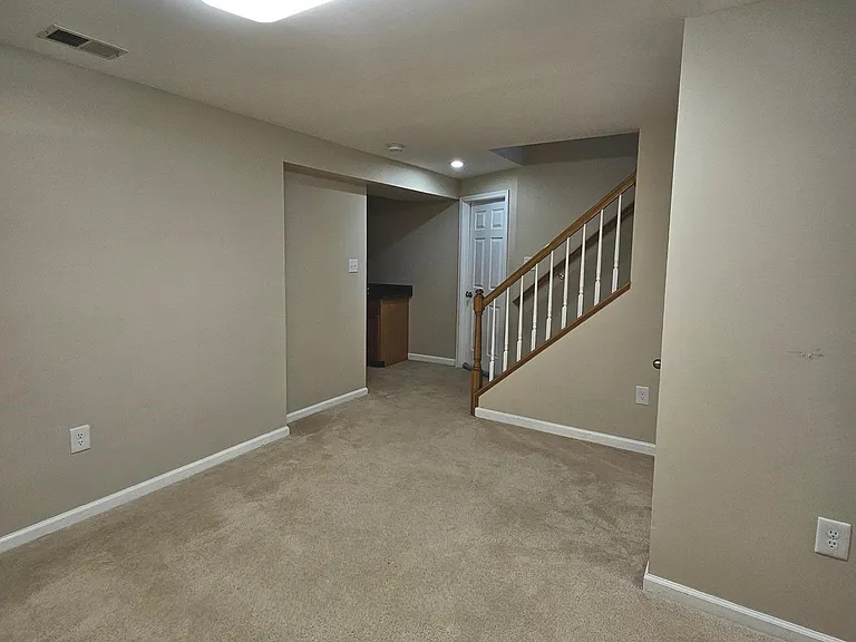6413 Four Oaks Ln — Photo 33