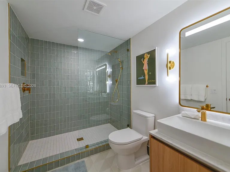 159 NE 6th St #4601 — Photo 25