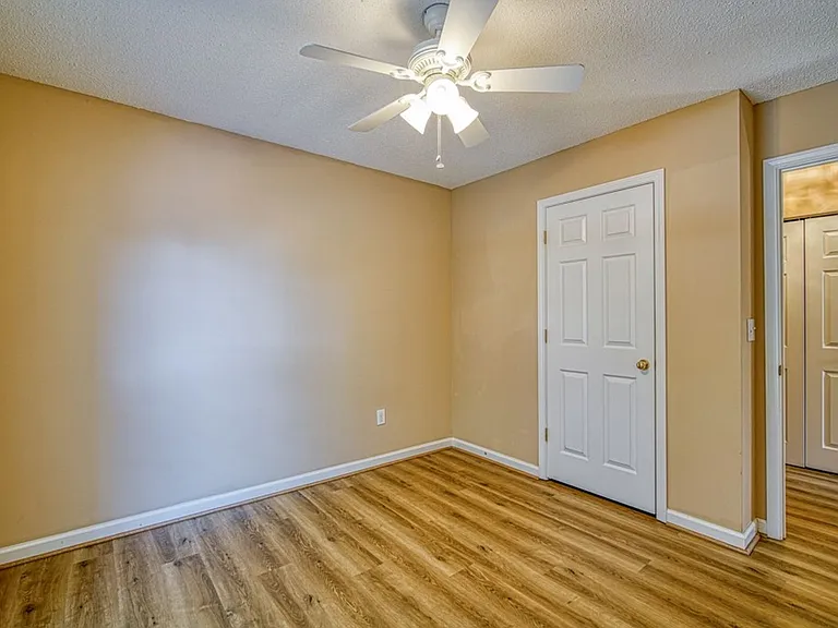 17 Waterfield Ct — Photo 32