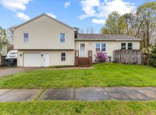 6 Doon Way, Essex Junction, VT 05452