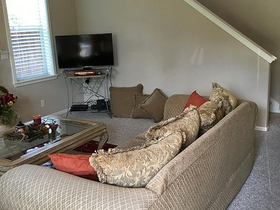2nd image of 270 Jackson Creek Dr