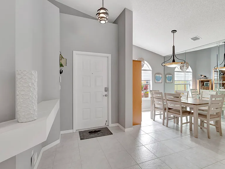 6129 Heliconia Rd — Photo 6