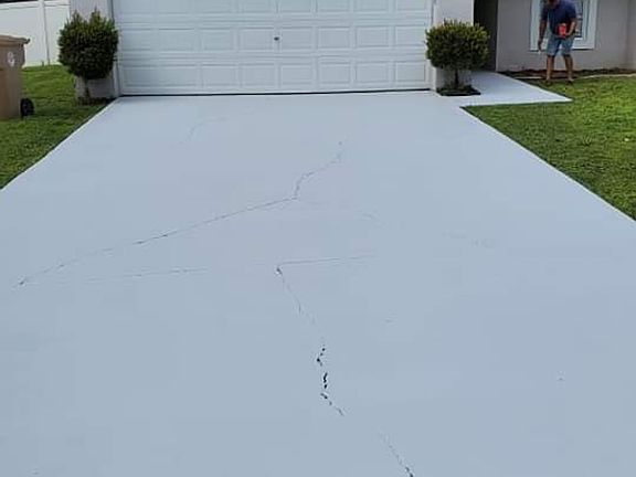 2nd image of 930 Derbyshire Dr