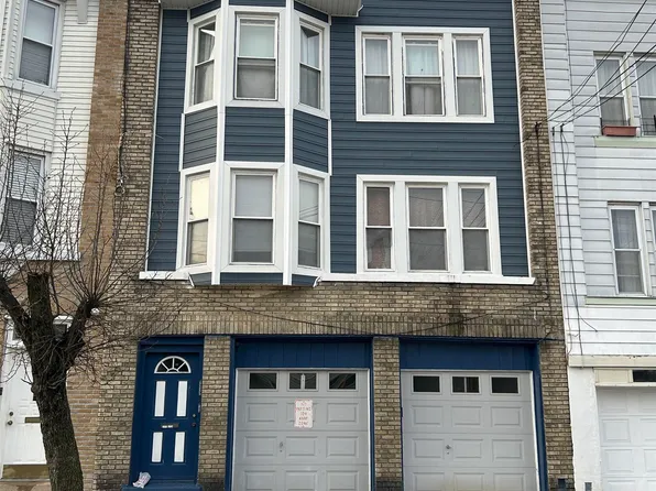 1217 8th St, North Bergen, NJ 07047