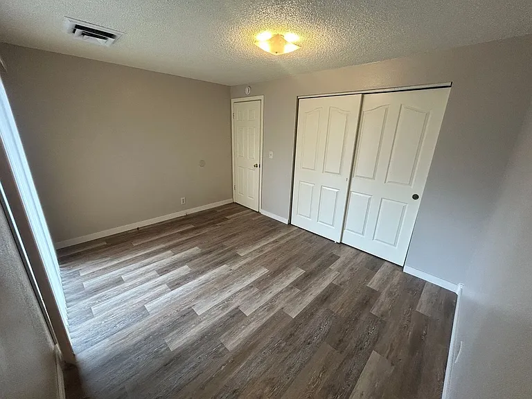4185 Bristol Ct #B — Photo 6