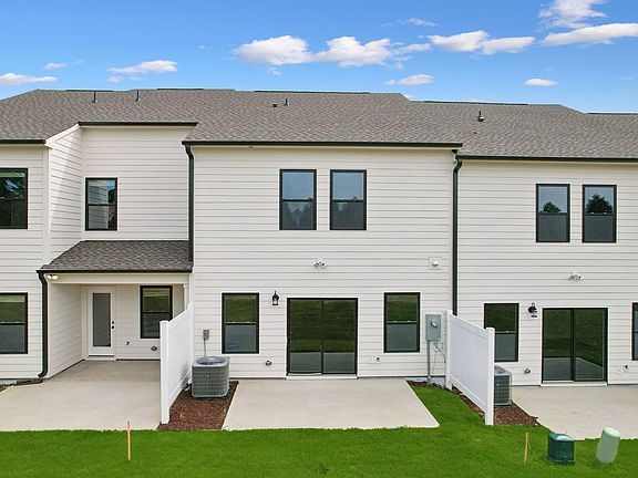3rd image of 128 Periwinkle Pl #20