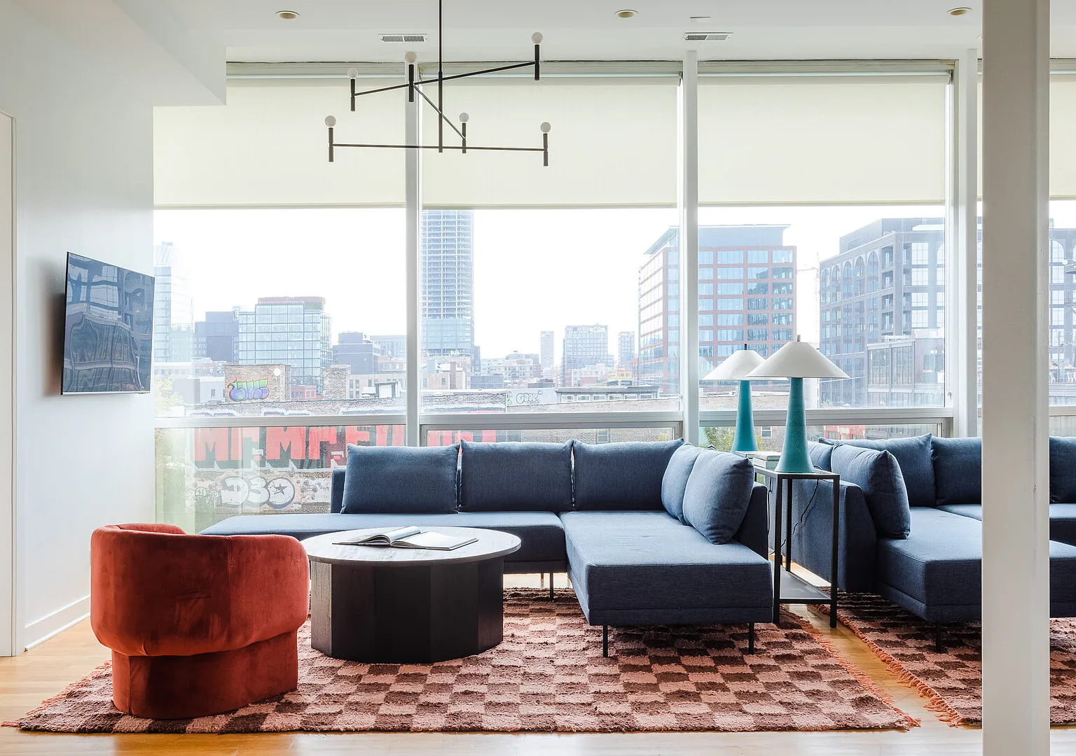 Luxury Fulton Market Penthouse | Pelton+ home gym — Photo 1