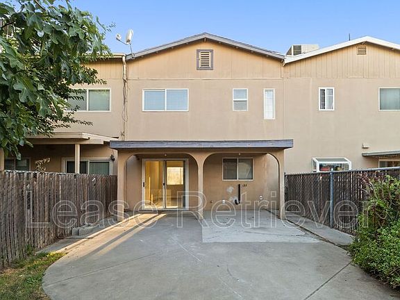 5th image of 940 Palm Cir