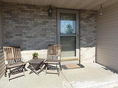 2nd image of 2102 Stonefield Ln