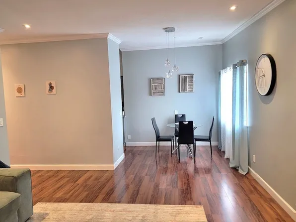 30 Church St APT 12, Braintree, MA 02184