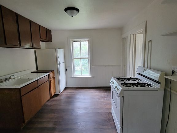 5th image of 113 1/2 S 7th St