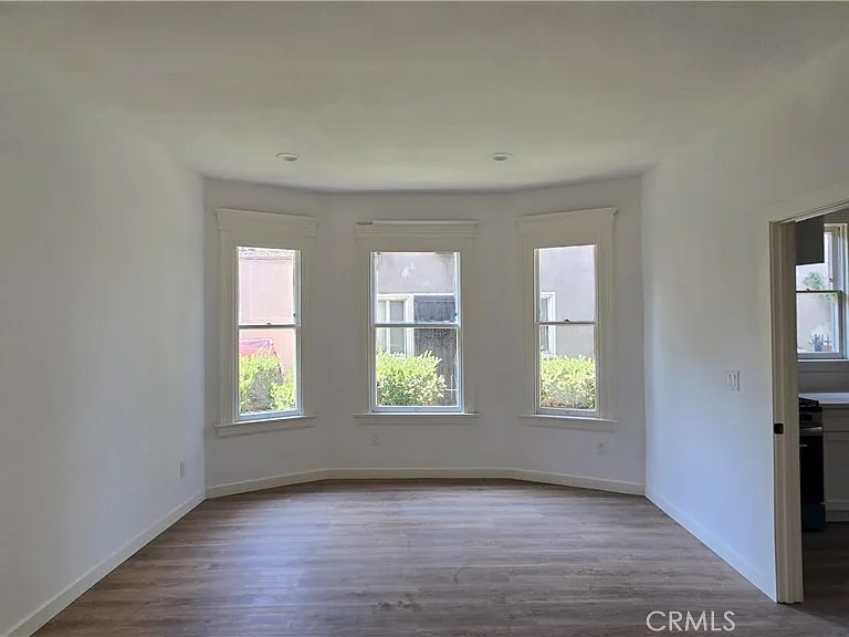 975 N Park Cir #A — Photo 4