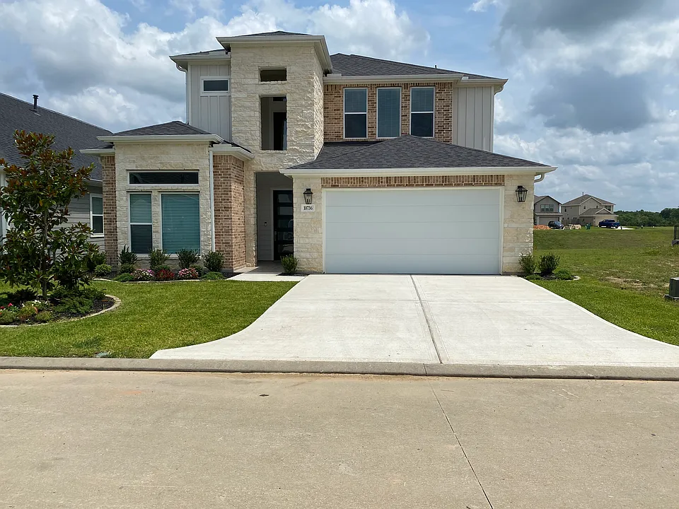10736 S Lake Mist Ln
