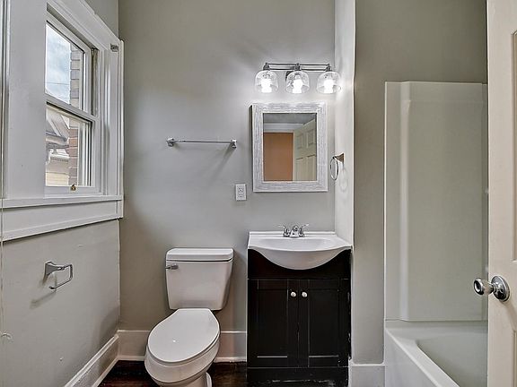 4th image of 2442 N Illinois St APT 8