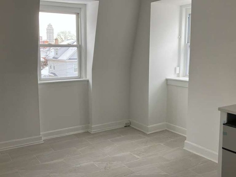 2nd image of 64 Dehart Pl