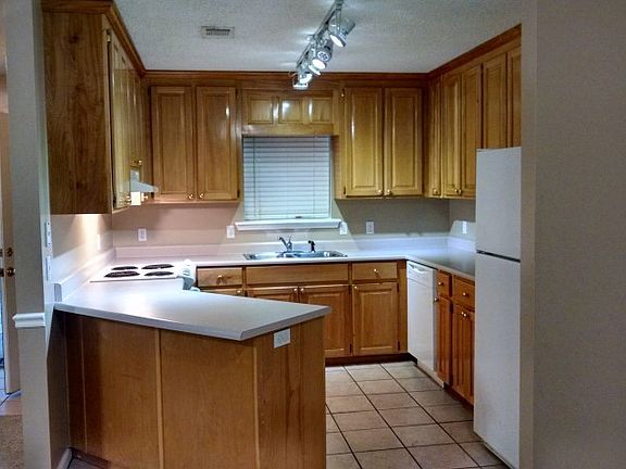 4th image of 5825 Live Oak Dr
