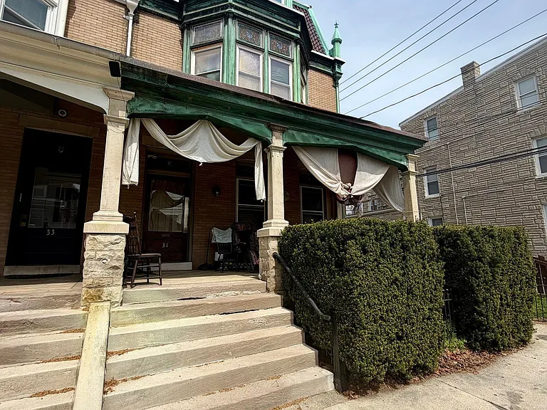 31 W James St #1F — Photo 10