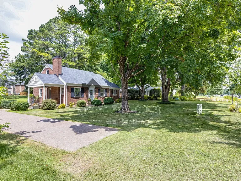 715 Hillsboro Rd — Photo 4
