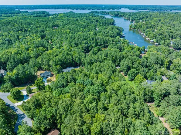 6 Rabbit Bottom Cir, Littleton, NC 27850