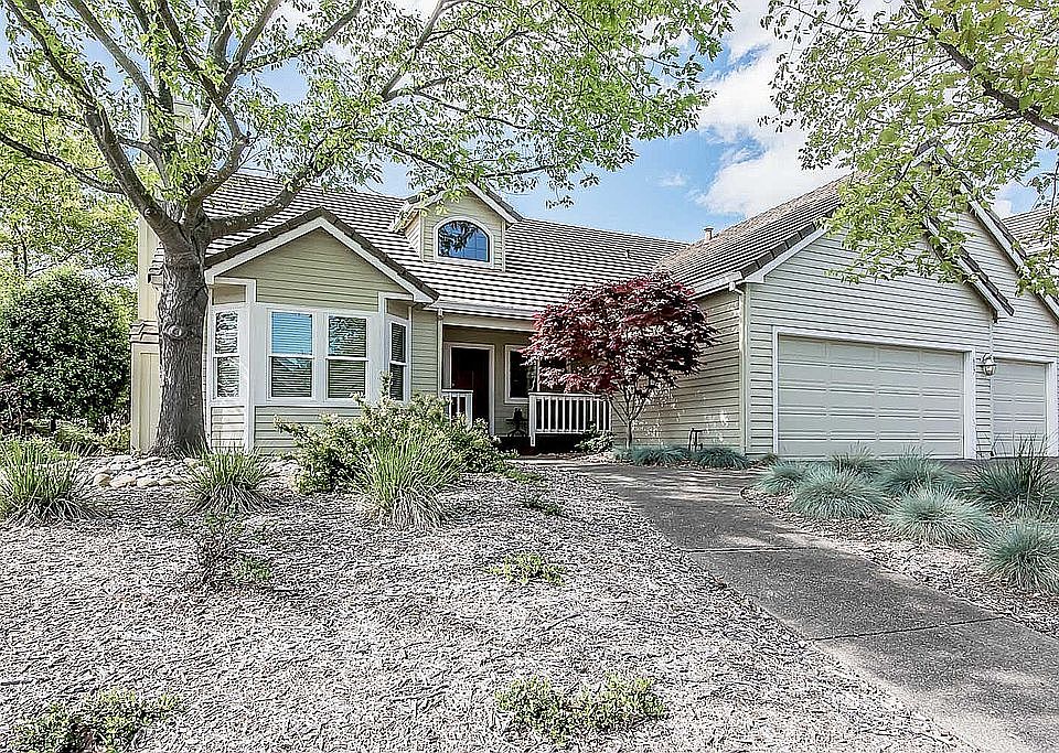 1st image of 617 Barcelona Dr