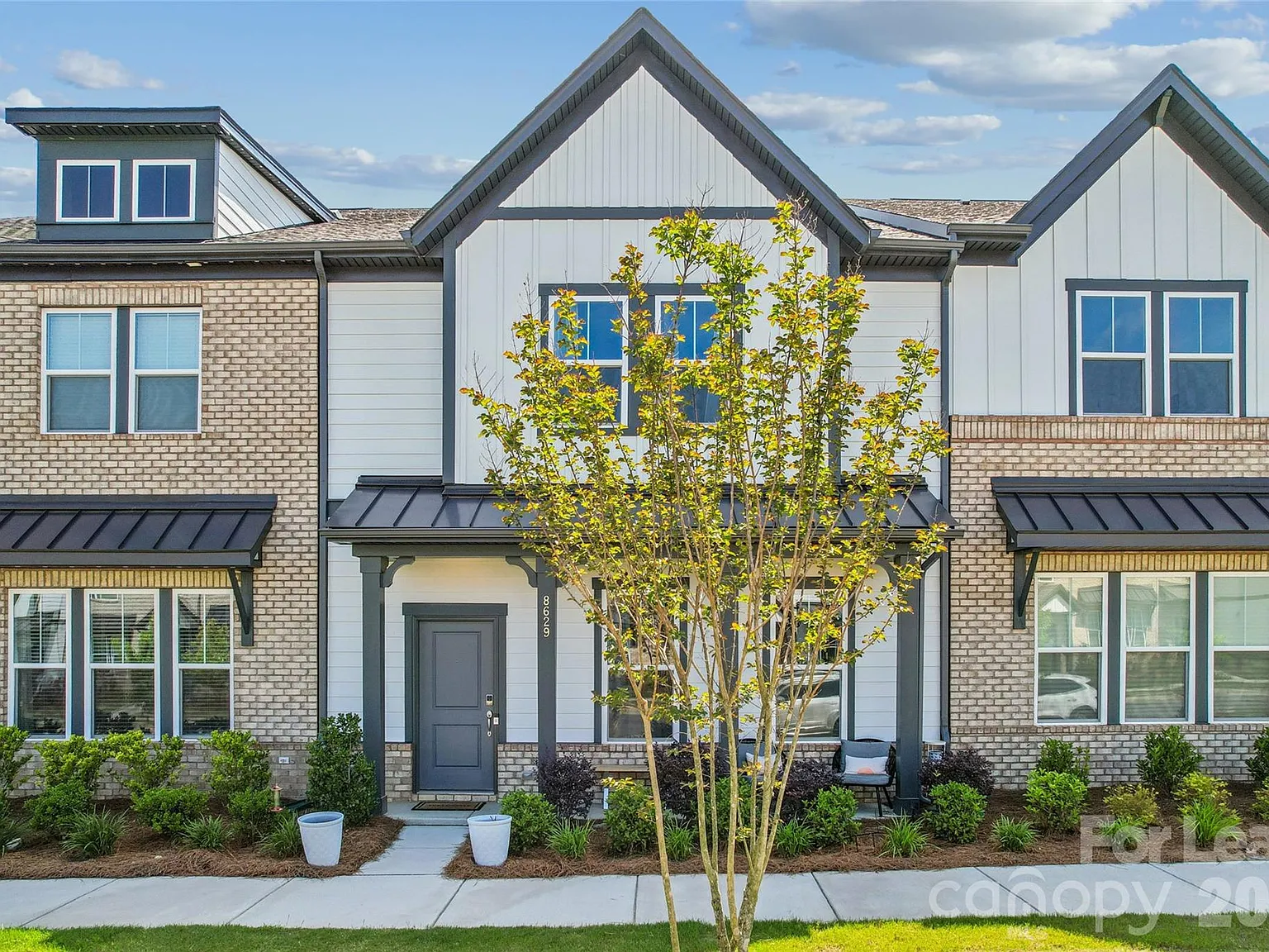 3 bed, 2.5 bath, 2039 sqft, $2,625 — Photo 3