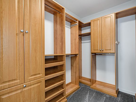 4th image of 200 W Grand Ave APT 1406