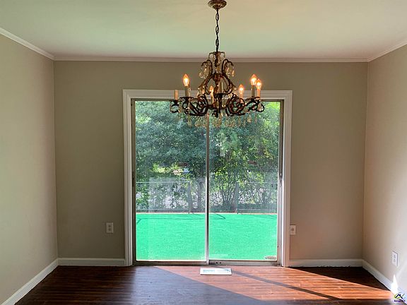 5th image of 3240 Commodore Dr