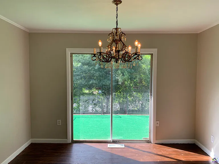 3240 Commodore Dr — Photo 5