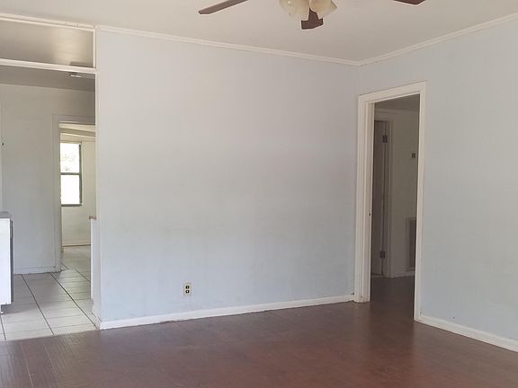 2nd image of 3038 Noland St
