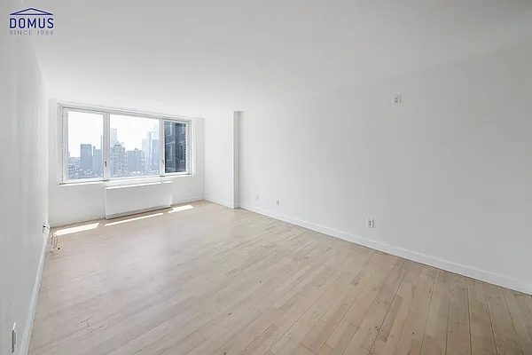 Rented by Domus Realty | media 5