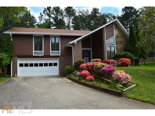 1810 Shoreline Trce photo 1
