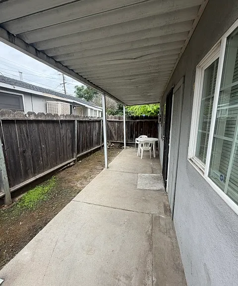 909 4th St — Photo 11