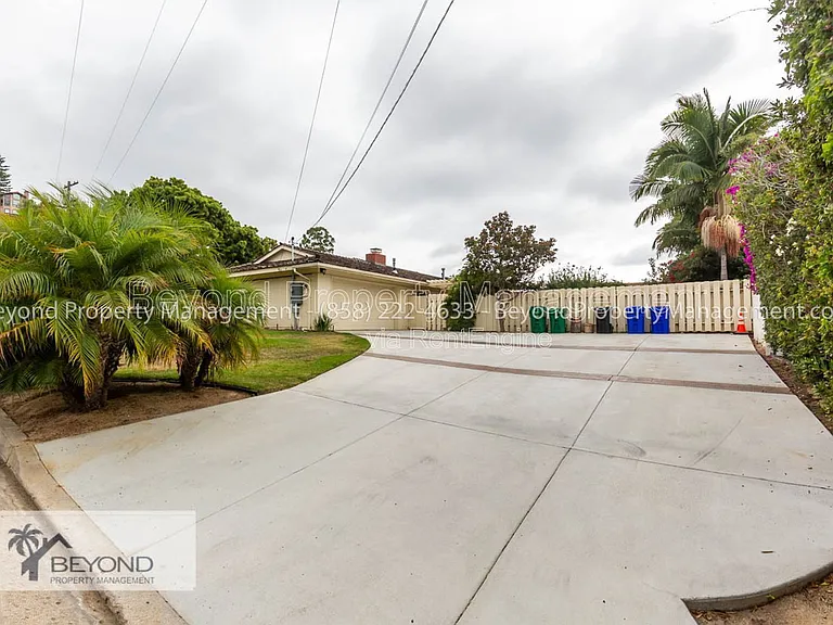6536 Avenida Manana — Photo 26