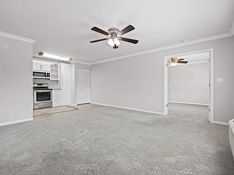113 Stroupe Rd E — Photo 8