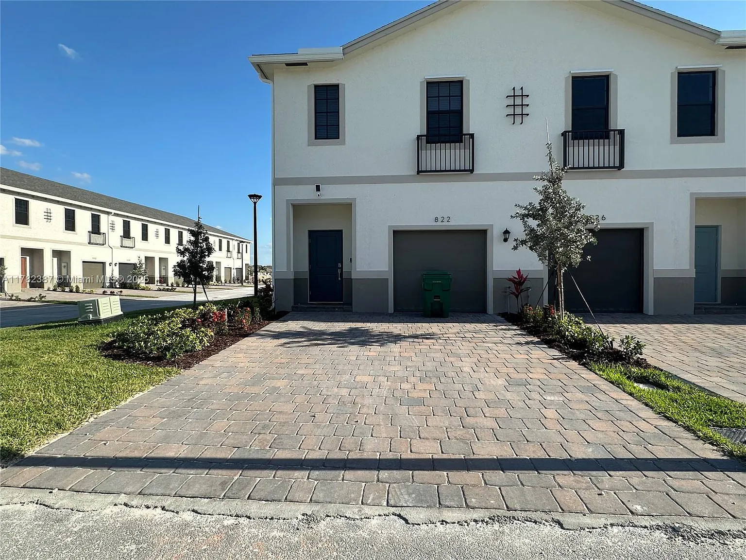3 bed, 2.5 bath, $2,800 — Photo 1