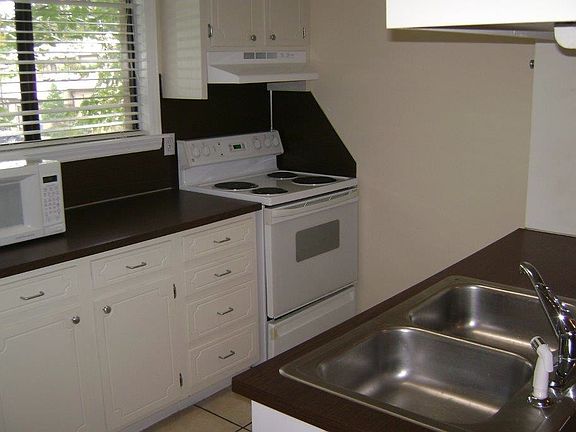 2nd image of 8037 Charter Oak Ln